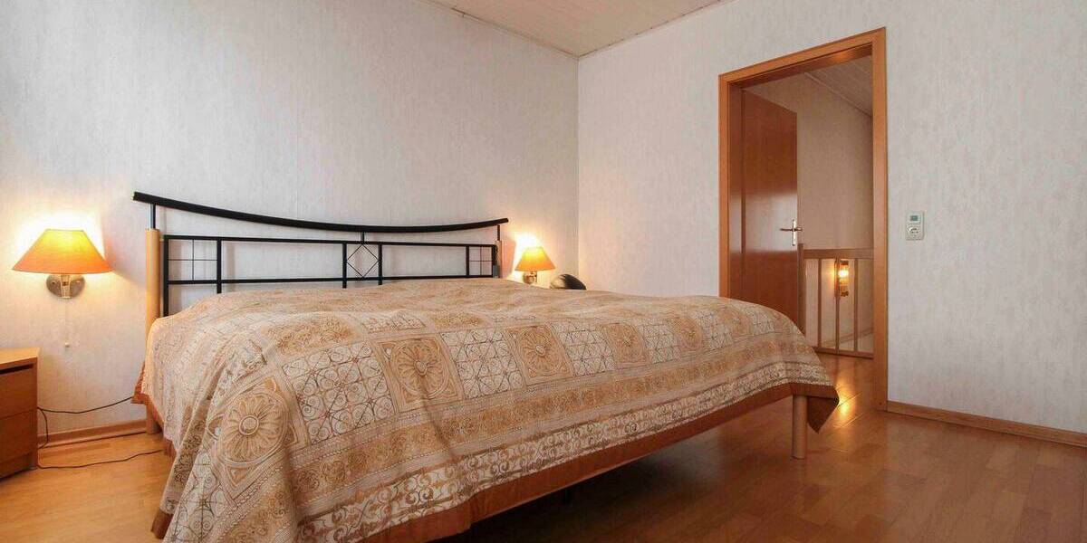 Einfamilienhaus Frankfurt am Main Rödelheim - 6 Zimmer, 175 m&sup2;, 699.000&euro; | Angebot:26852326