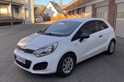Kia Rio 165.359 km 2.900 &euro; Hamburg 22045