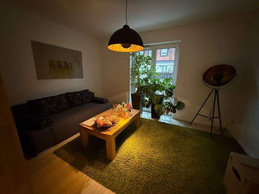 helle 3-Zi- Wohnung 1.OG mit großzügigem Balkon und Stellplatz 3 zimmer