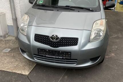 Toyota Yaris 112.000 km 3.000 € Schalkau 96528