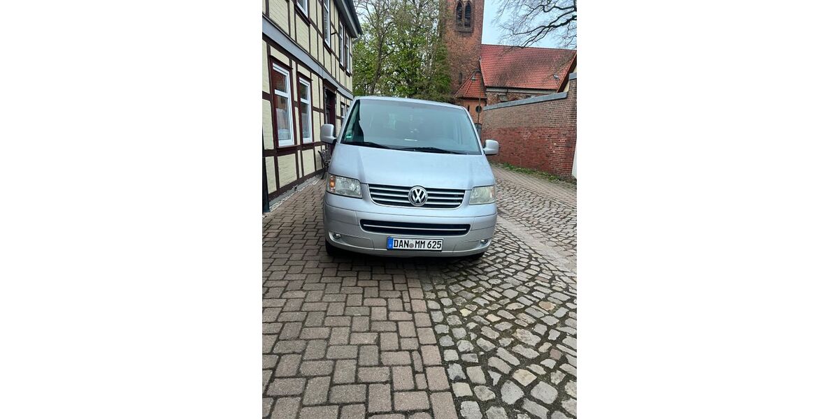 VW T5 Shuttle 282.500 km 4.999 &euro; Wustrow 29462