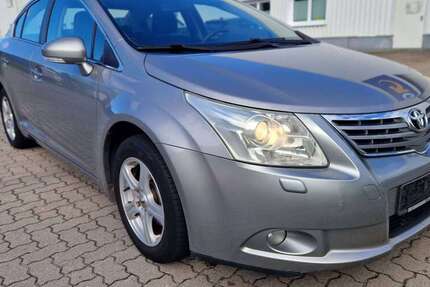 Toyota Avensis 236.500 km 3.390 &euro; Stralsund 18437