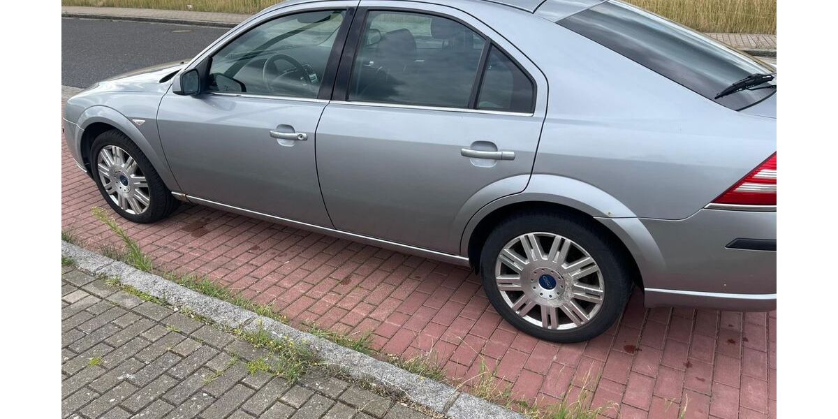 Ford Mondeo 171.040 km 1.750 &euro; Weiden 92637