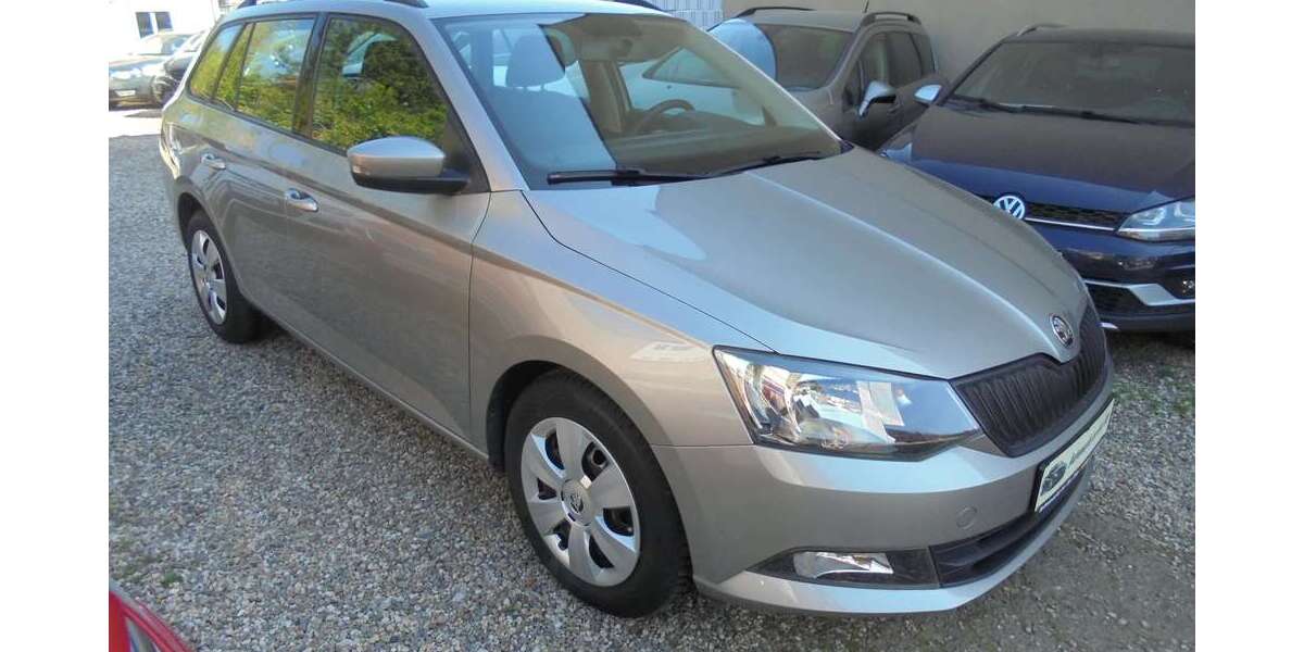 Skoda Fabia 85.500 km 8.990 &euro; Duisburg 47249