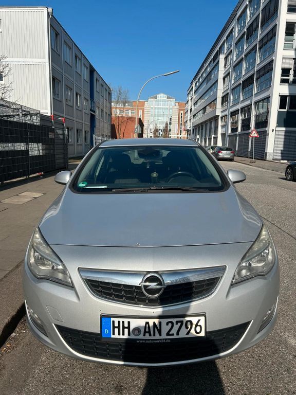 Opel Astra 192.984 km 2.950 € Hamburg 20357