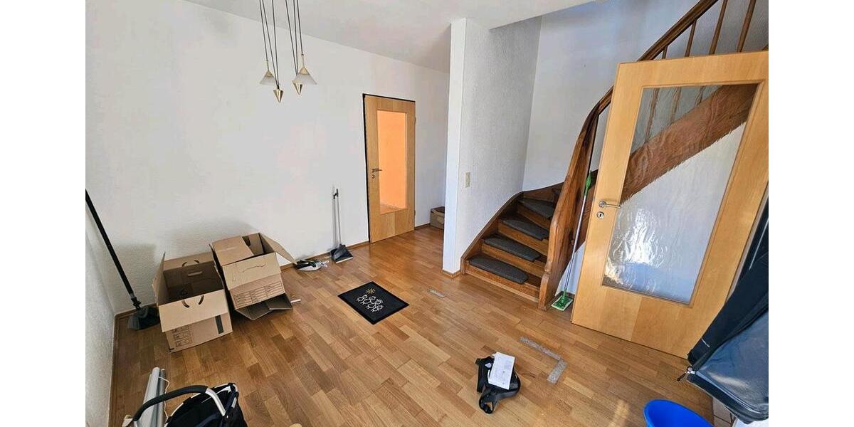 Reiheneckhaus mit Garten, zwei Garagen in Bayreuth - Top Lage 5 zimmer