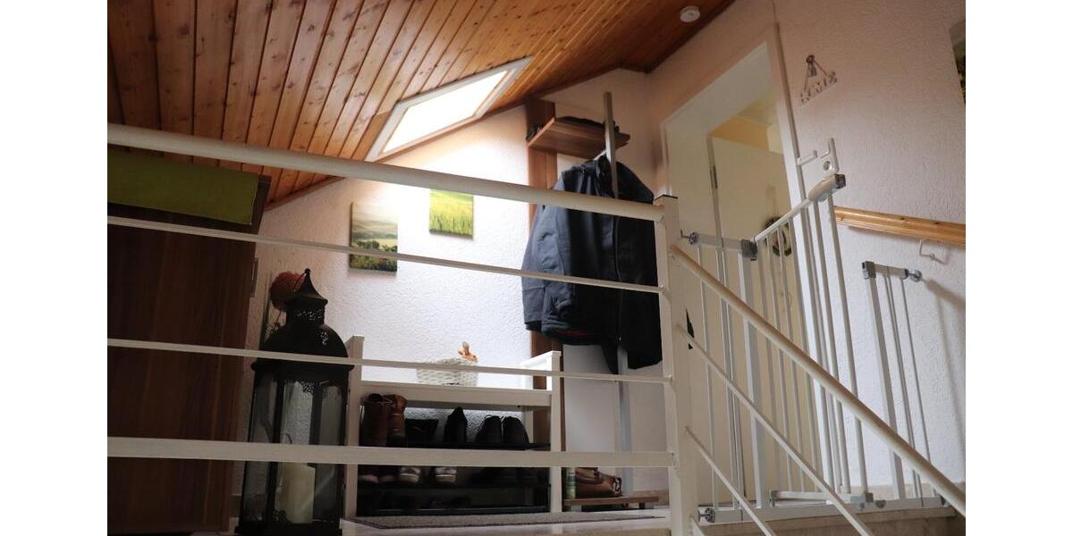 Dachgeschoßwohnung Teublitz - 3 Zimmer, 109 m&sup2;, 820&euro; | Angebot:26004649