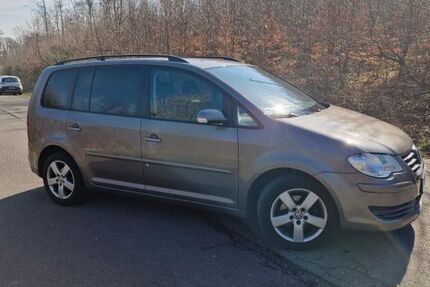 VW Touran 249.000 km 2.700 &euro; Bad Schwalbach 65307