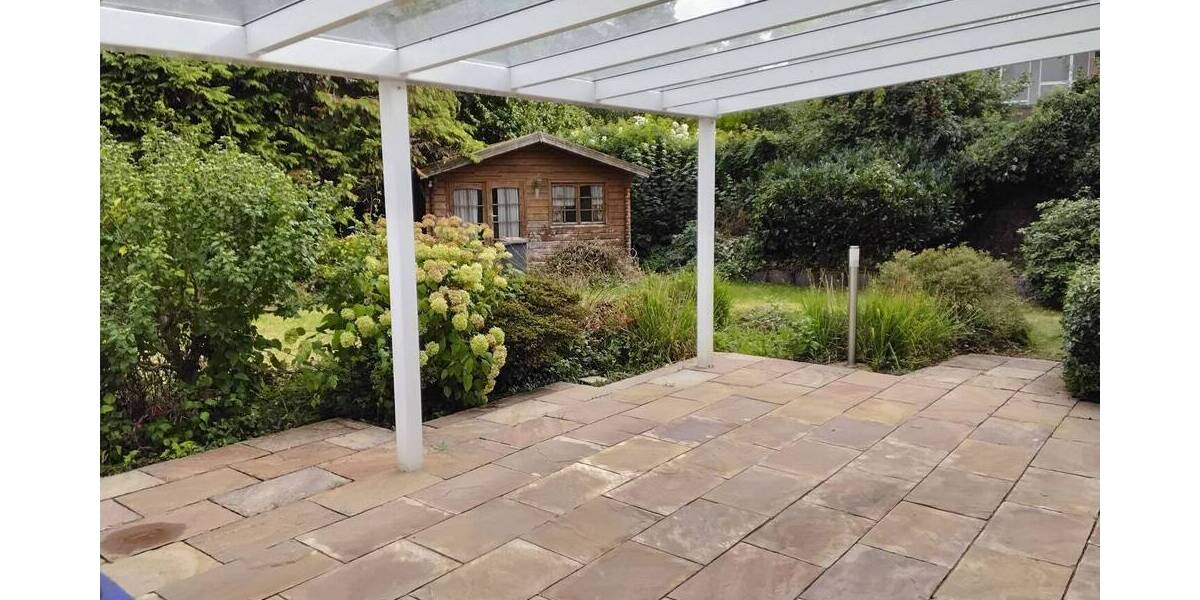 ***BÜSCHER IMMOBILIEN*** RESERVIERT!!! Geräumiges Reihenendhaus mit Vollkeller und 5 Zimmern auf einem Erbpachtgrundstück in zentrumsnaher Wohnlage 5 zimmer