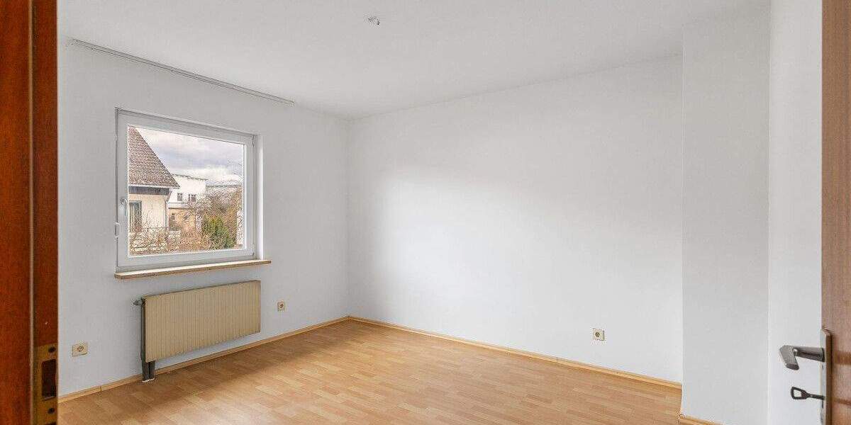 Reihenmittelhaus Regensburg Ostenviertel - 5 Zimmer, 136 m&sup2;, 499.000&euro; | Angebot:25702640
