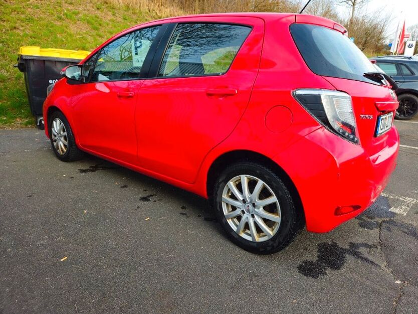 Toyota Yaris 152.000 km 6.500 € Waldershof 95679