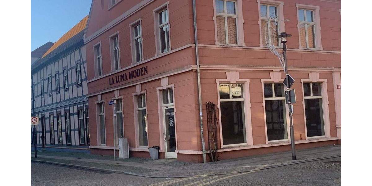 Ladengebäude über Eck zimmer