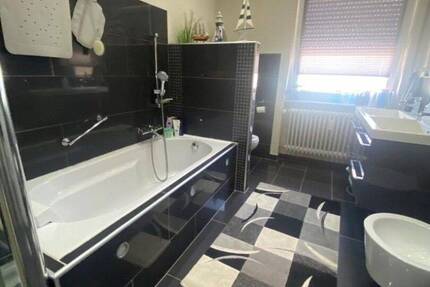 Großzügige 4-Zimmer-Wohnung im sanierten Zustand - sofort bezugsfrei 4 zimmer