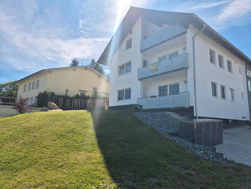 Vermiete DG Wohnung in Kirchberg bei Schönberg