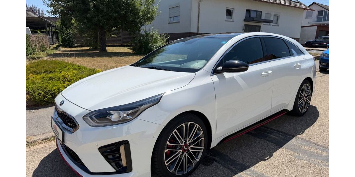 Kia pro ceed / ProCeed 91.733 km 19.999 &euro; Freudenberg 97896