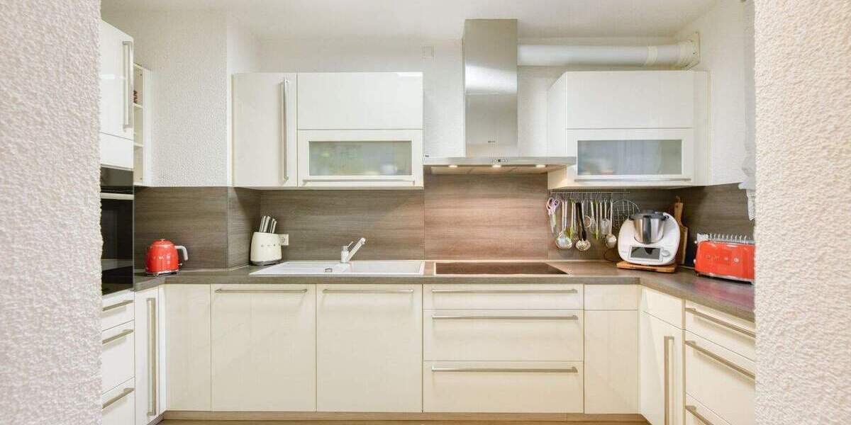 +++ 1-Fam.-RMH (WEG) - Garten, Terrasse, Balkon, Holzkamin - Galerie - inkl. EBK, Einzel-Garage & Kfz-Stellplatz +++ 4 zimmer