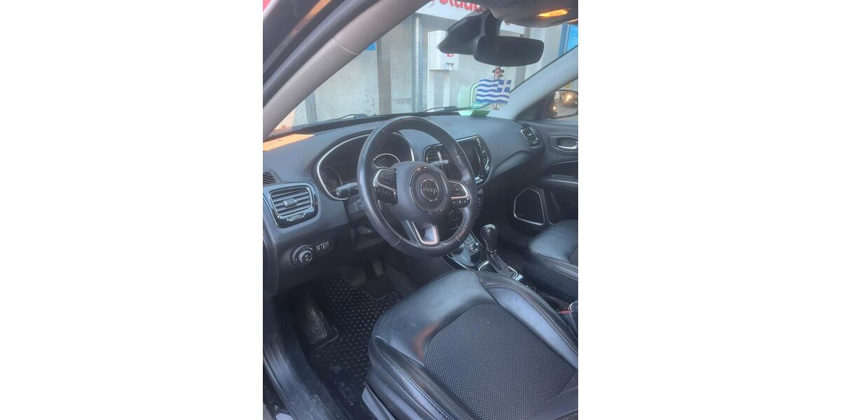Jeep Compass 79.000 km 14.500 &euro; Stuttgart 70193