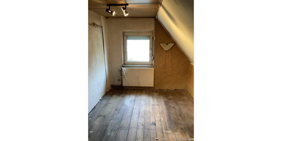 EFH mit Sanierungsbedarf und Nebengebäude 3 zimmer