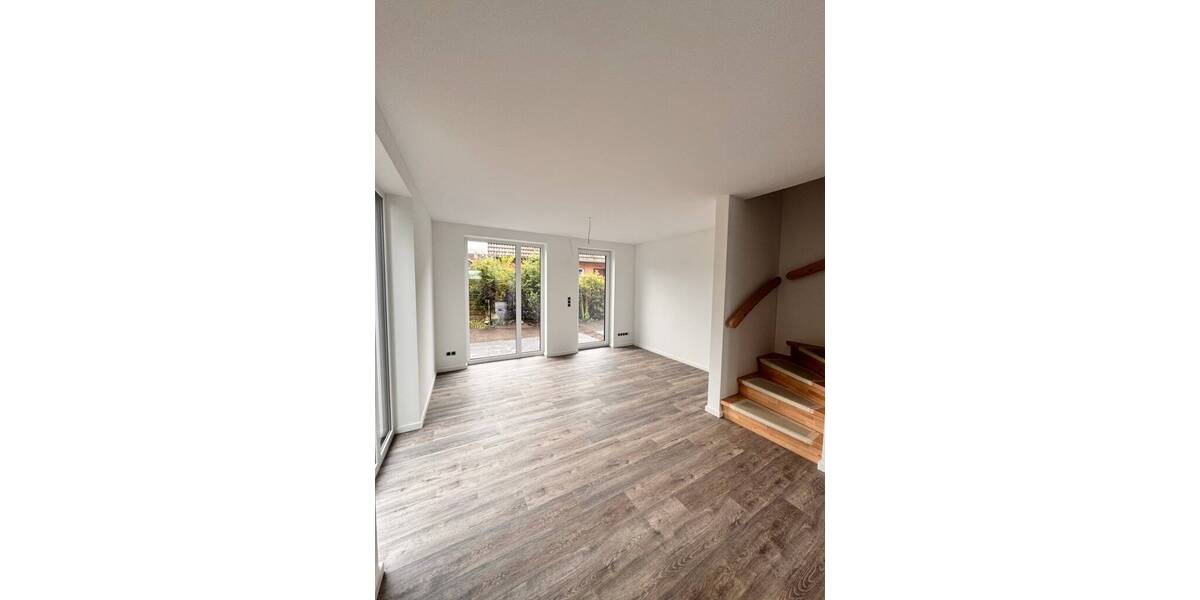 Reihenmittelhaus Bad Segeberg - 5 Zimmer, 104 m&sup2;, 1.700&euro; | Angebot:25536128