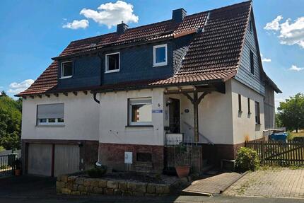 Haus Gladenbach - 8 Zimmer, 230 m&sup2;, 260.000&euro; | Angebot:27281915