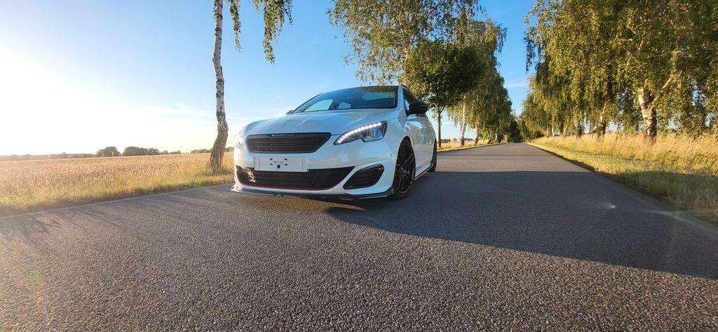 Peugeot 308 125.000 km 15.999 &euro; Lindow Mark OT Keller 24 16835