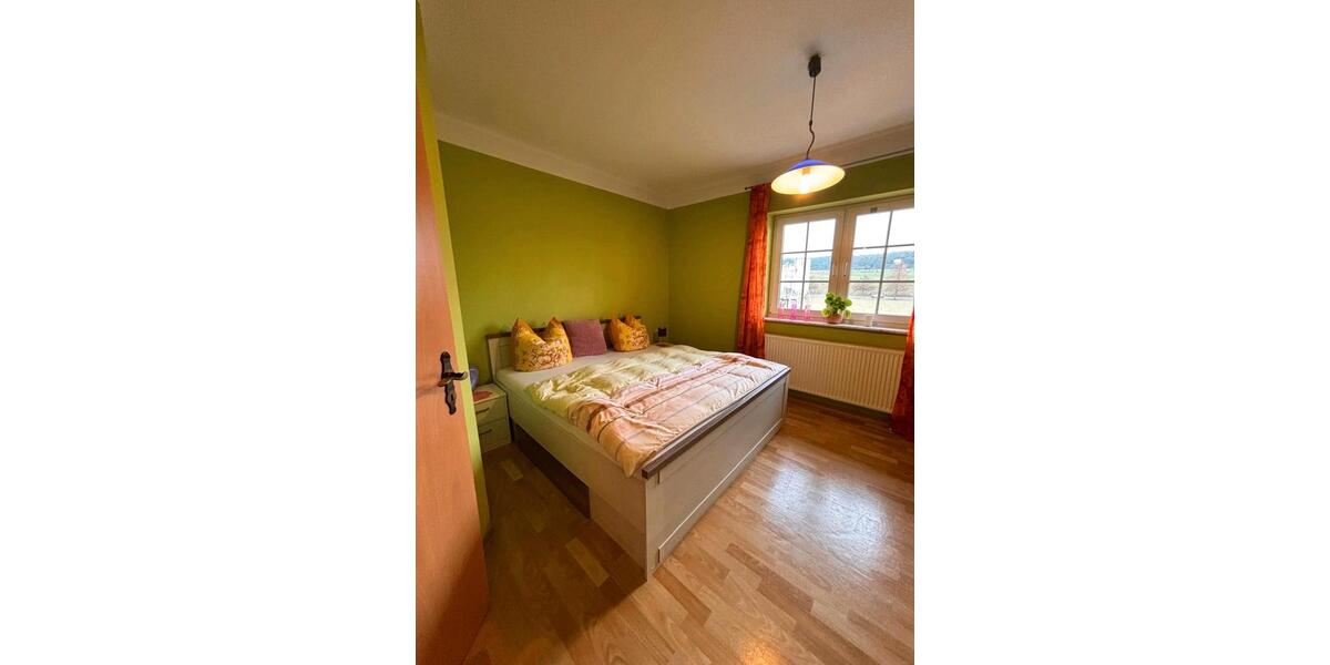 Reihenhaus Neuental - 8 Zimmer, 240 m&sup2;, 340.000&euro; | Angebot:26963651