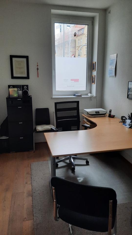 Büro Warmmiete 450€ inkl. Möbel, Strom u. Internet
