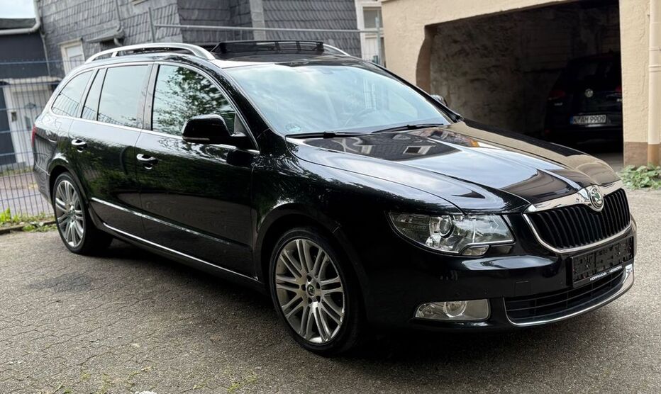Skoda Superb 188.000 km 7.900 € Remscheid 42855