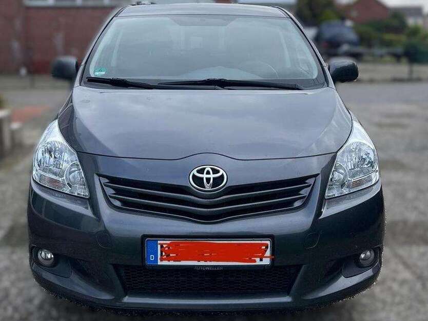 Toyota Verso 252.100 km 5.650 € Hoya 27318