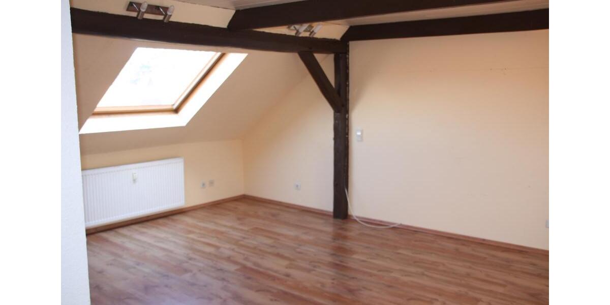 Dachgeschoßwohnung Wunstorf - 3.5 Zimmer, 100 m&sup2;, 600&euro; | Angebot:26201758