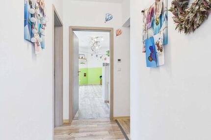 Haus Lasbek - 6 Zimmer, 160 m&sup2;, 2.400&euro; | Angebot:25918343