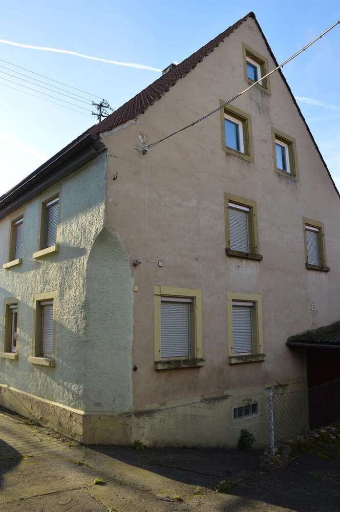 Haus zum Kaufen in Dörzbach-Hohebach 120.000 € 100 m²