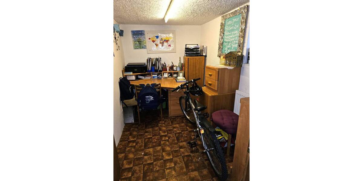 Etagenwohnung Laichingen Feldstetten - 7 Zimmer, 202 m&sup2;, 299.000&euro; | Angebot:25695100