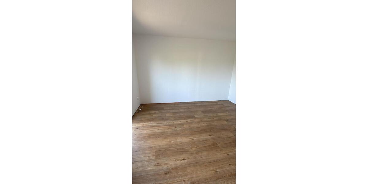 Etagenwohnung Schwalmstadt - 4 Zimmer, 105 m&sup2;, 1.000&euro; | Angebot:26373452