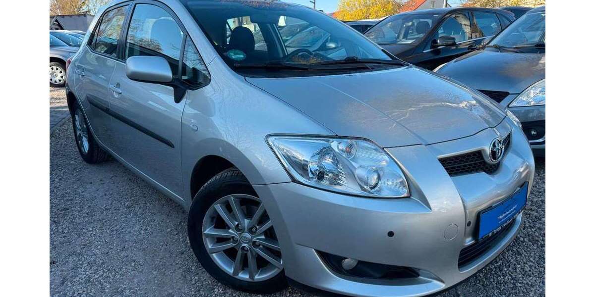 Toyota Auris 70.327 km 5.990 &euro; Berlin 13089