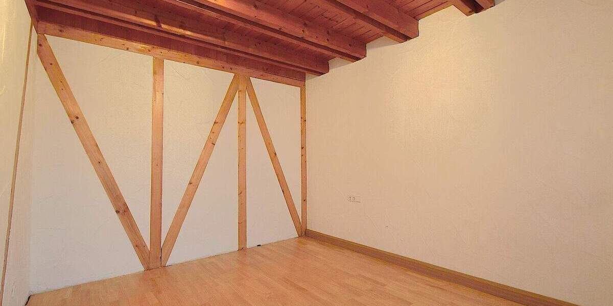 Mehrfamilienhaus, Wohnhaus Böbingen an der Rems Böbingen - 7 Zimmer, 224 m&sup2;, 600.000&euro; | Angebot:26418141