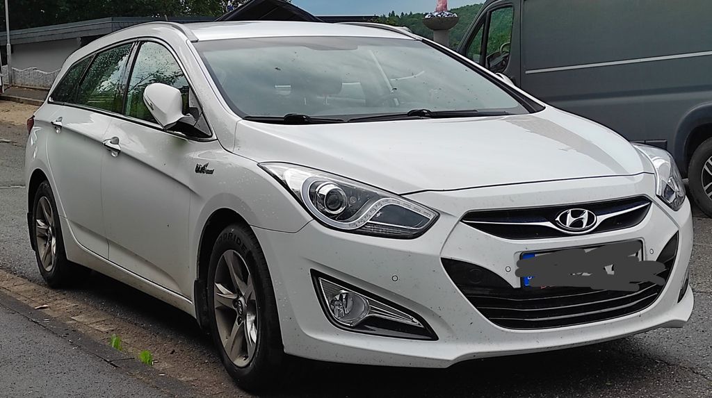 Hyundai i40 101.000 km 8.099 &euro; Bad Lauterberg im Harz 37431
