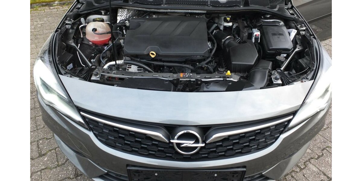Opel Astra WM26: SPORTS TOURER NAVI 1.HD BLUETOOTH ALLW 125.000 km 8.998 &euro; Köln 50858