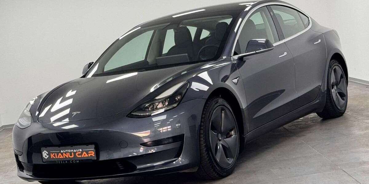 Tesla Model 3 43.328 km 21.990 &euro; Bremen 28259