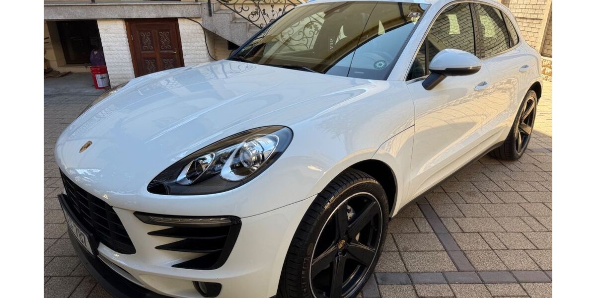 Porsche Macan 304.000 km 22.900 &euro; München Trudering-Riem 81825
