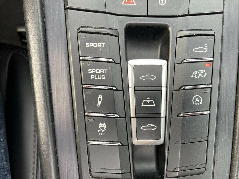 Porsche 911 Carrera GTS Cabriolet Approved 05/27 45.700 km 118.555 € Schorndorf 73614