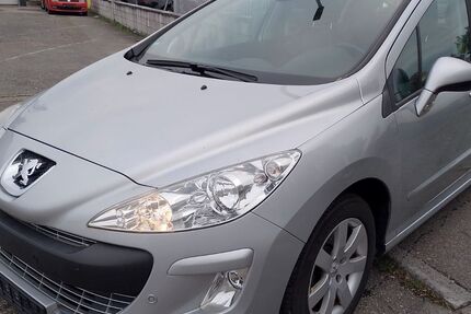 Peugeot 308 183.000 km 2.990 &euro; Ludwigsburg 71642