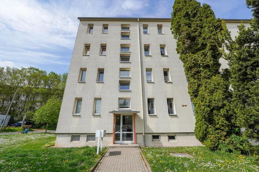 Renovierte 3-Zimmer-Wohnung mit Balkon – sofort bezugsfrei! zimmer