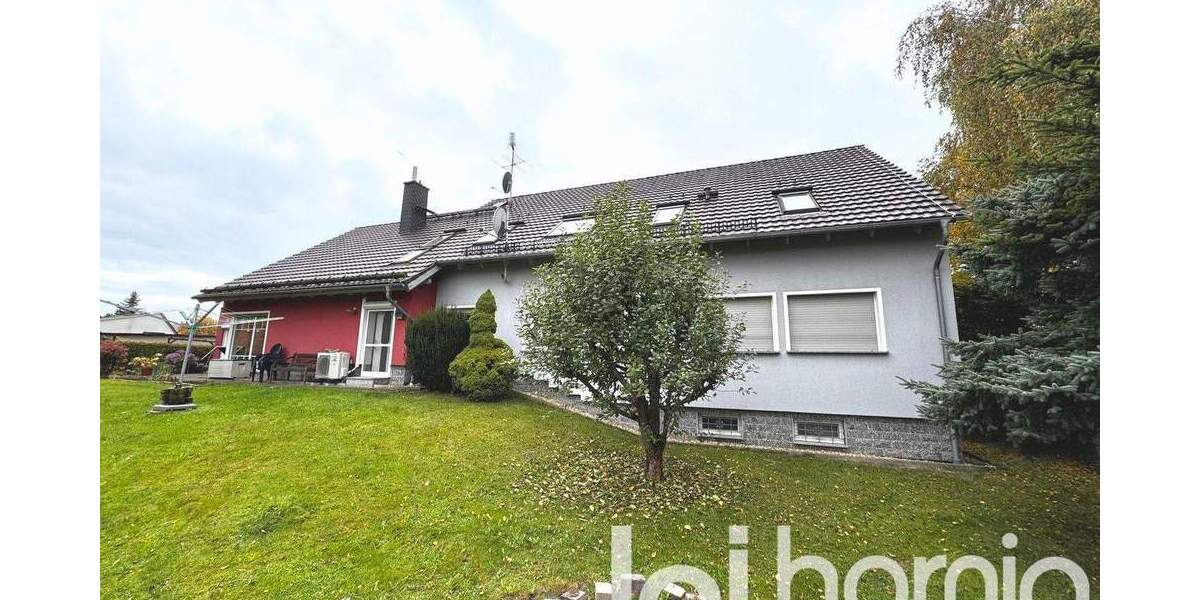 Einziehen und Wohlfühlen - Wohntraum mit Ausbaureserve in Ebersbach 8 zimmer