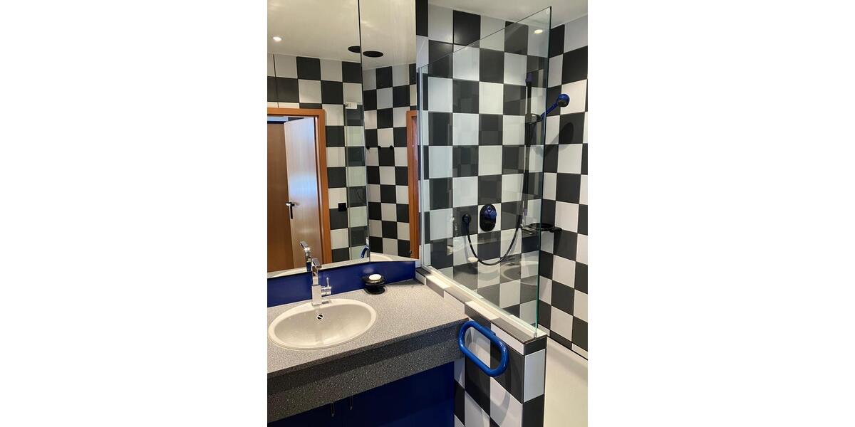 Dachgeschoßwohnung Kaiserslautern Betzenberg - 2 Zimmer, 60 m&sup2;, 790&euro; | Angebot:26383293