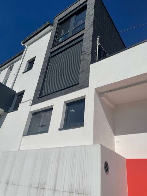 Haus zum Kaufen in Wiesbaden 1.090.000 € 180 m²
