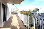 FÜ: Attraktive & helle 2-Zi-Wohnung mit großem Balkon, 2.OG, inkl. EBK, Aufzug + TG-Stellplatz