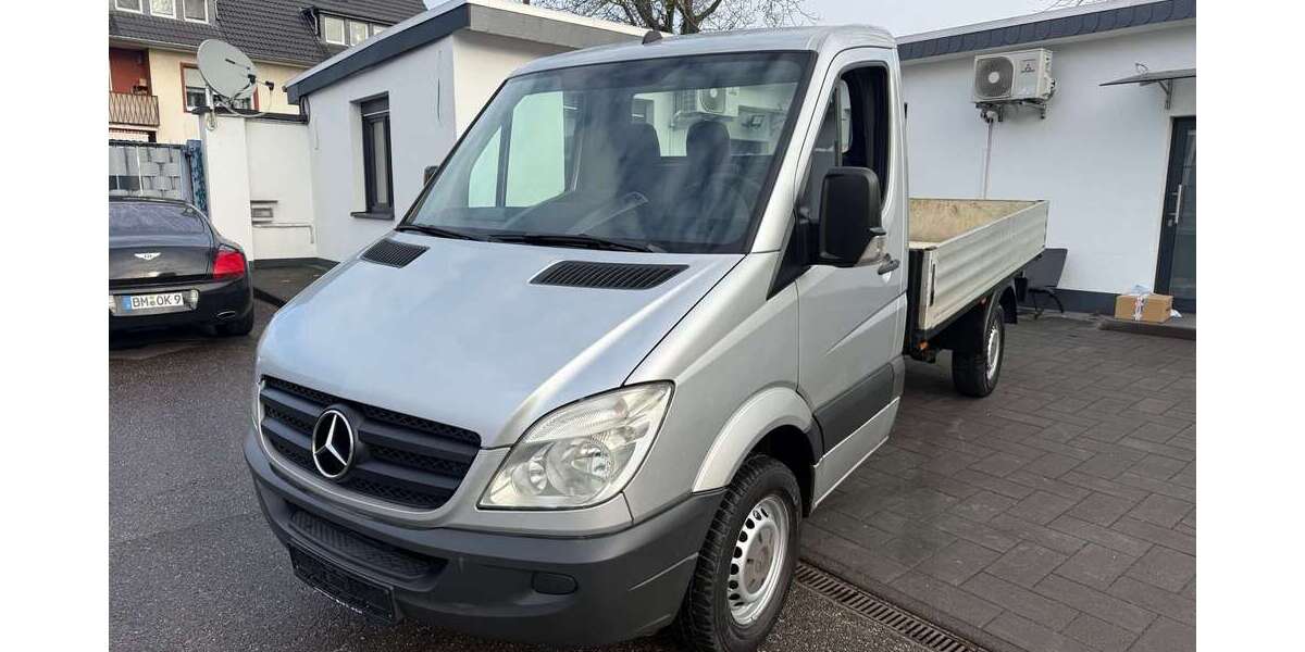 Mercedes-Benz Sprinter 329.000 km 7.880 &euro; Hürth-Efferen bei Köln (Rewe-Tankstelle) 50354