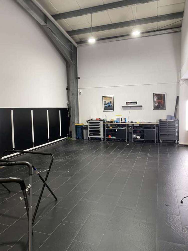 Spezialgewerbe in Bodenheim 3.000.000 € 1853 m²