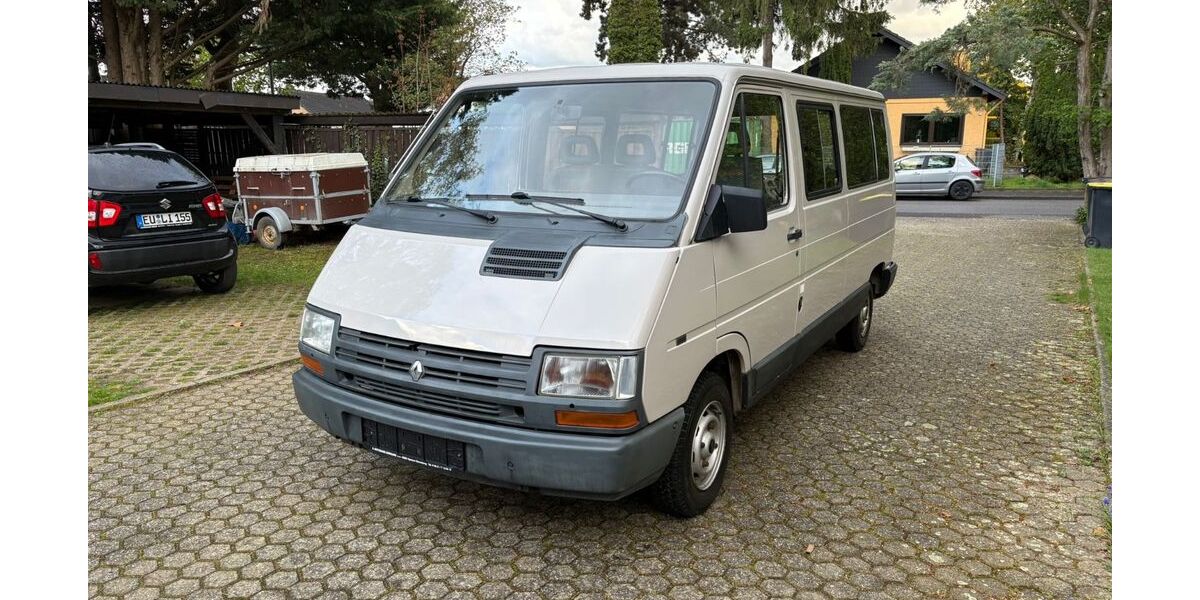 Renault Trafic 32.772 km 9.900 &euro; Euskirchen 53879